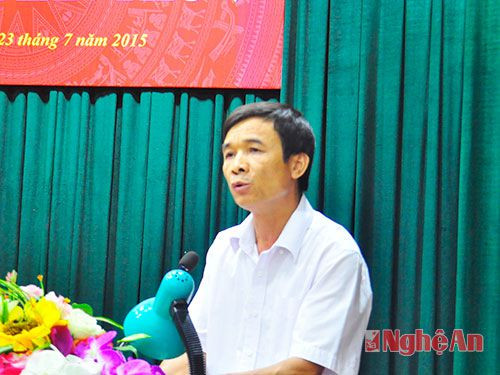 Ông Nguyễn Hữu Viên- Chủ tịch Ủy ban MTTQ huyện Quỳnh Lưu chia sẻ kinh nghiệm về vận động 