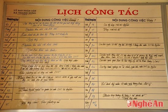 Lịch làm việc cụ thể từng ngày trong tháng 7/2015 của xã Thanh Hưng được treo rõ ràng tại bộ phận 