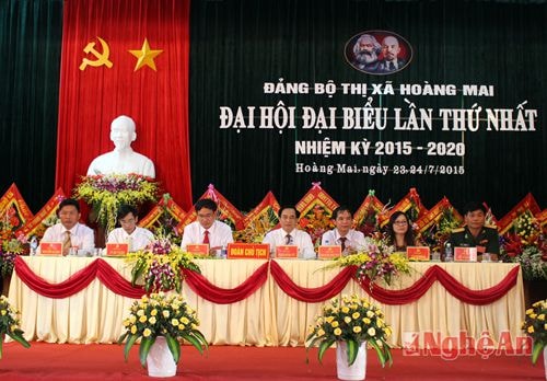 Đoàn Chủ tịch điều hành đại hội