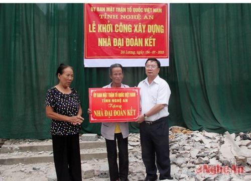 động thổ, xây dựng nhà Đại đoàn kết cho gia đình ông Nguyễn Văn Khôi, xóm 5 xã Trù Sơn, Đô Lương