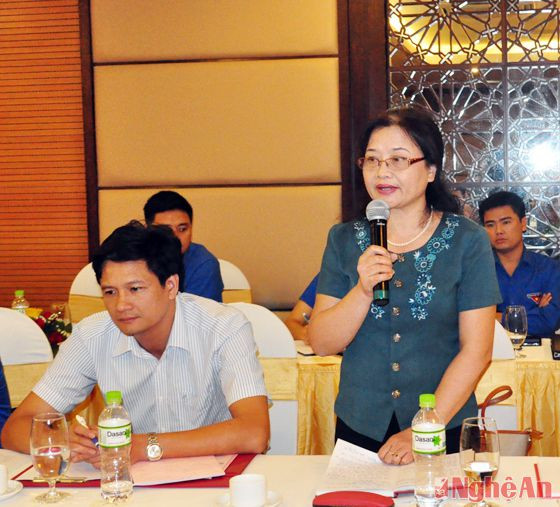 Đồng chí Lê Thị Hoài Nam - Phó trưởng ban Tổ chức Tỉnh ủy khẳng định vấn đề dân chủ trong Đảng đang được phát huy sâu rộng