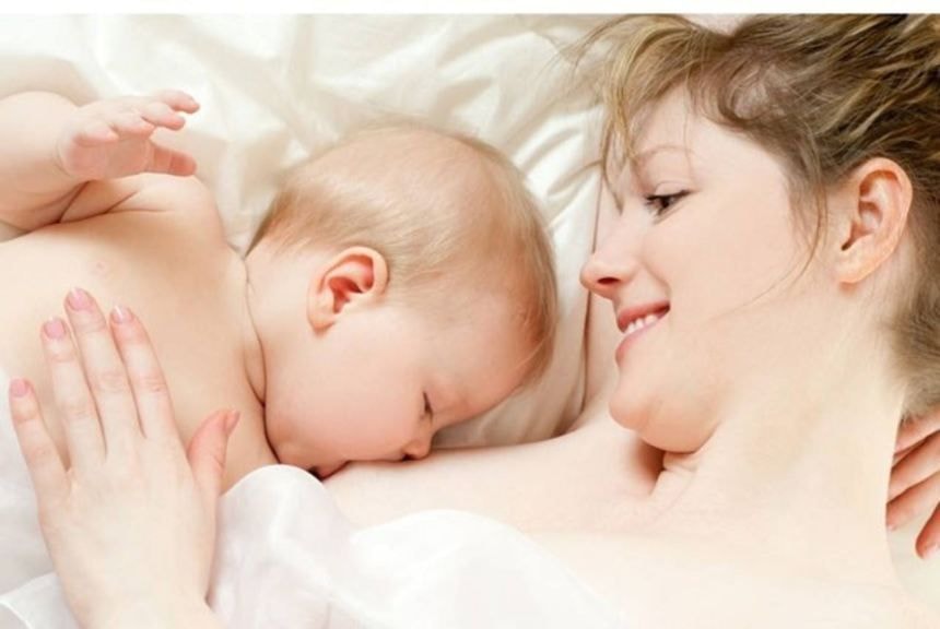 Đủ sữa cho con bú là niềm hạnh phúc của nhiều bà mẹ