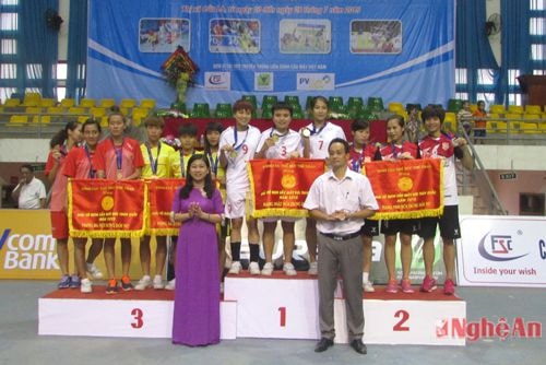 Nghệ an đạt giải Nhất ở nội dung đôi nữ.