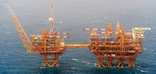 Một giàn khoan của Trung Quốc hoạt động gần khu vực tranh chấp Nhật Bản – Trung Quốc trên vùng biển Hoa Đông, ảnh do Nhật Bản cung cấp. 