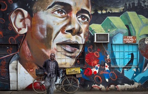 Bức tranh vẽ chân dung ông Obama trên bức tường ở thủ đô Nairobi, Kenya Nguồn: AFP