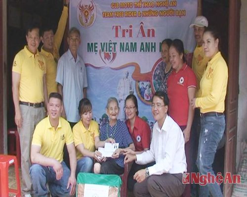  Thăm, tặng quà Mẹ Việt Nam anh hùng