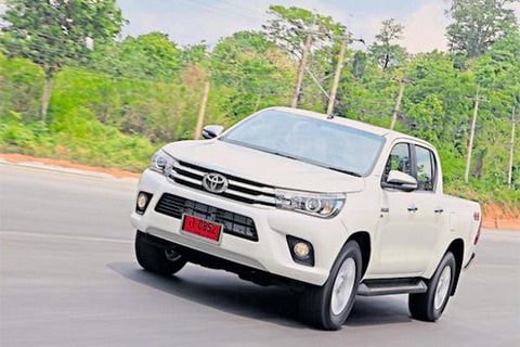  Toyota Hilux trở lại dẫn đầu cả phân khúc xe bán tải và toàn thị trường