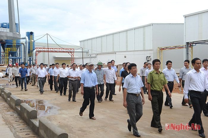 Đoàn Đại biểu dự hội nghị thăm Nhà máy