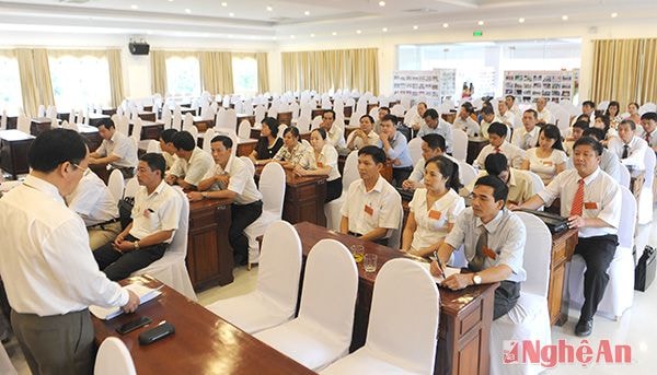 Thảo luận tại các tổ