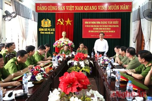 Đồng chí Lê Quang Huy – Phó Bí thư tỉnh ủy Nghệ An phát biểu tại buổi làm việc