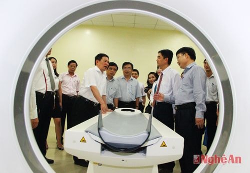 Và máy chụp cắt lớp điện toán CT-SCANNER, 128 lát, C-arm.