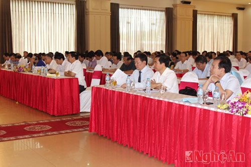 Các đồng chí lãnh đạo tỉnh dự Hội nghị