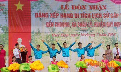 Tiết mụcTiết mục hát múa của Đoàn phường Trường Thi, TP Vinh