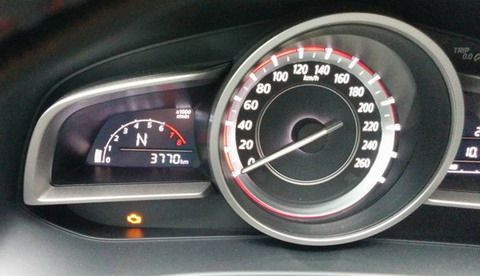 Đèn báo lỗi động cơ bật sáng trên một số xe Mazda3