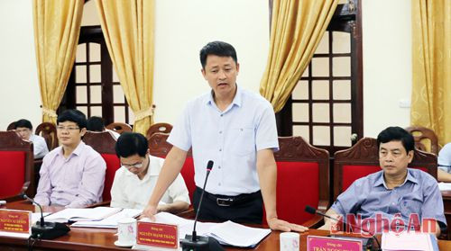Đồng chi Nguyễn Mạnh Thắng - Phó Vụ trưởng Văn phòng Trung ương Đảng phát biểu góp ý Dự thảo Đại hội Đảng bộ tỉnh khóa XVII