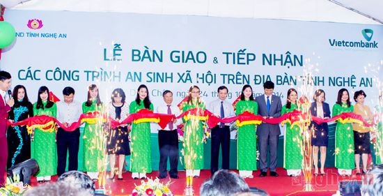 UBND tỉnh và Vietcombank tổ chức lễ bàn giao và tiếp nhận các công trình an sinh xã hội trên địa bàn huyện Diễn Châu.
