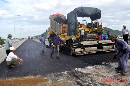 Doanh nghiệp ngành xây dựng và giao thông thường khó khăn  trong việc trả nợ thuế. (ảnh minh họa) Ảnh: p.v