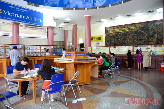 Sảnh giao dịch tại Bưu điện Nghệ An.