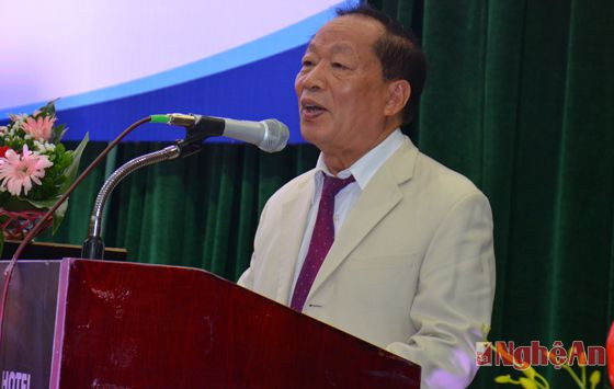 Đồng chí Nguyễn Trường Sơn, Chủ tịch HĐQT, Tổng giám đốc Tập đoàn Bảo Sơn, Chủ tịch Hội doanh nhân tiêu biểu Hồng Lam thành phố Hà Nội phát biểu khai mạc Đại hội.