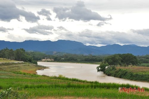 Sông Lam đoạn qua làng Thượng Thọ, xã Thanh Văn (Thanh Chương).