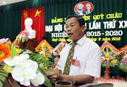 Đồng chí Vi Đại Thắng, Bí thư Đảng ủy xã Châu Bính phát biểu tham luận tại Đại hội