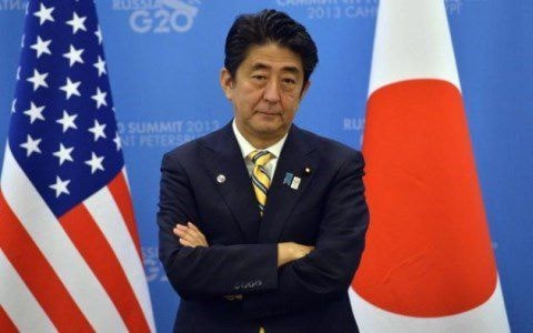 Thủ tướng Nhật Bản Shinzo Abe khó có thể chấp nhận hành động do thám của Mỹ nếu thông tin của WikiLeaks là sự thật (Ảnh AP)