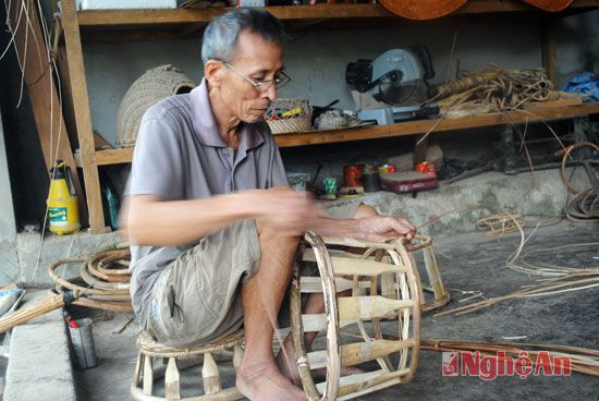 Hiện nay, trên địa bàn huyện Tương Dương có 6 bản có nghề mây tre đan. Sản phẩm làm ra, hàng năm tham gia các hội chợ hàng địa phương, và bán ra thị trường, tạo việc làm cho hàng trăm lao động.