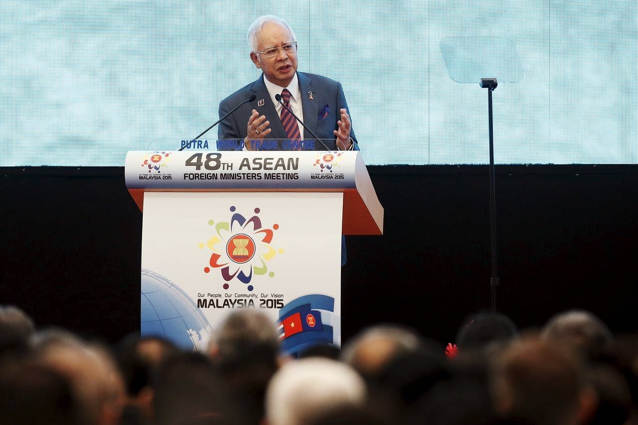 Thủ tướng Malaysia Najib Razak phát biểu tại Hội nghị Bộ trưởng Ngoại giao ASEAN lần thứ 48 tại Kuala Lumpur hôm 4/8. Ảnh: Reuters
