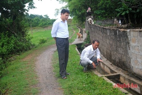 Đoạn mương nội đồng Bàu Cốc của xã Nghĩa Phúc được tu sửa bằng nguồn cấp bù thủy lợi phí.