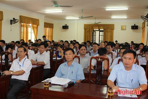 Các đại biểu tham gia hội nghị