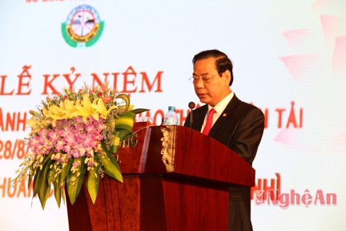 Đồng chí Nguyễn Hồng Kỳ - Giám đốc Sở GTVT đọc diễn văn ôn lại truyền thống 70 năm chiến đấu xây dựng và phát triển của ngành GTVT Nghệ An