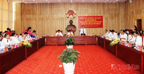 Quang cảnh buổi làm việc.