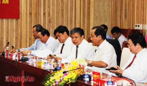 Các đồng chí lãnh đạo Trung ương tham dự buổi làm việc.