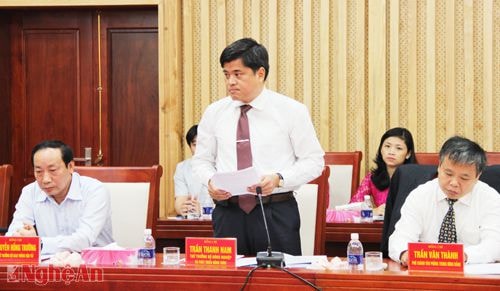 Đồng chí Trần Thanh Nam – Thứ trưởng Bộ NN-PTNT đánh giá việc quy hoạch, tập trung, quảng bá thương hiệu một số nông sản của Nghệ An. Xác định ứng dụng công nghệ cao vào sản xuất nông nghiệp; Đề nghị quan tâm văn kiện về năng suất cây trồng, giá thành sản phẩm, sức cạnh tranh; đề nghị tập trung các tiêu chí NTM, như giao thông nông thôn, cơ sở văn hóa, môi trường.