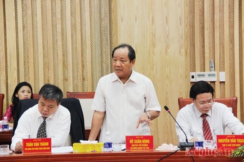 Đồng chí Hồ Xuân Hùng, nguyên thứ trưởng Bộ NN&PTNT, mạnh nhất trong nông thôn mới là kiên trì tập trung đưa xi măng về làm nông thôn. 