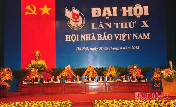 Đoàn chủ tịch điều hành Đại hội