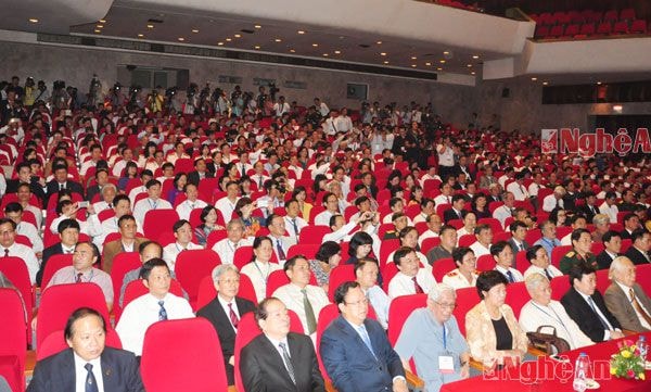 Các đại biểu tham dự đại hội 