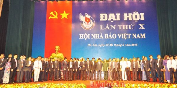 Ban Chấp hành Hội Nhà báo Việt Nam khóa X ra măt nhận nhiệm vụ