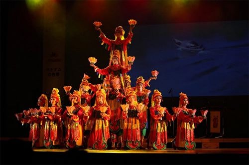 Các nghệ sĩ