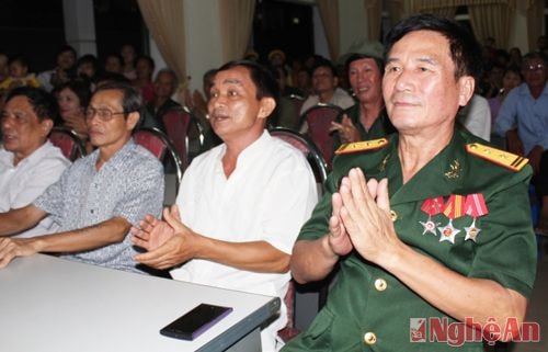 Các đại biểu tham dự buổi lễ