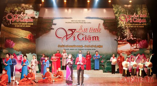 Đêm nhạc Ân tình ví, giặm ngày 7/3/2015 tại Hà Nội. Ảnh: An Nhân