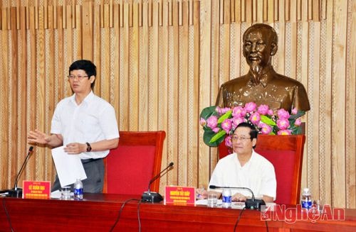 Đồng chí Lê Xuân Đại - Phó Chủ tịch Thường trực UBND tỉnh phát biểu tại buổi hội thảo