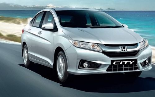 Honda City bắt đầu cho thấy rõ dấu hiệu đuối sức trên chặng đua đường trường.