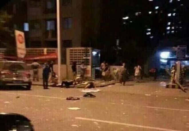 Ít nhất 50 người được xác nhận thiệt mạng và hơn 500 người bị thương, trong đó có 71 người nguy kịch, sau hai vụ nổ hôm qua ở thành phố cảng Thiên Tân, Trung Quốc. Tiếng nổ 