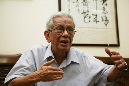 Nhà báo Hữu Thọ