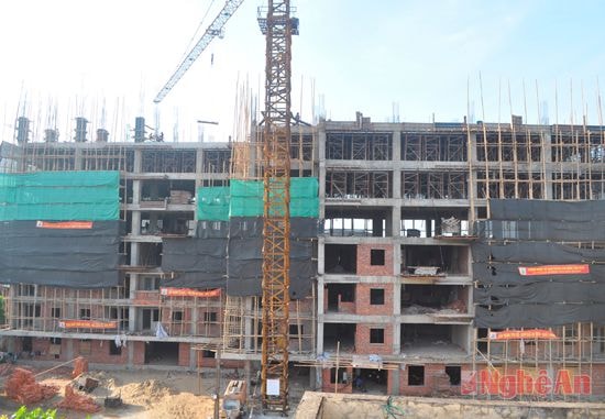 Công trình nhà ở xã hội cao tầng tại phường Quán Bàu (do Công ty địa ốc Kim Thi làm chủ đầu tư) đã mua bảo hiểm xây dựng.