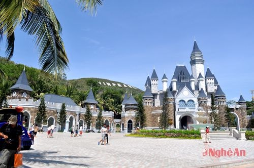 Khu chiếu phim và dịch vụ “Đại Dương” ở trên Vinpearl (Nha Trang). Ảnh: Đ.S