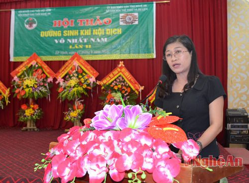 Bà Nguyễn Thị Thanh Hương, Phó Giám đốc Sở Văn hóa - Thể thao và Du lịch phát biểu tại hội thảo.