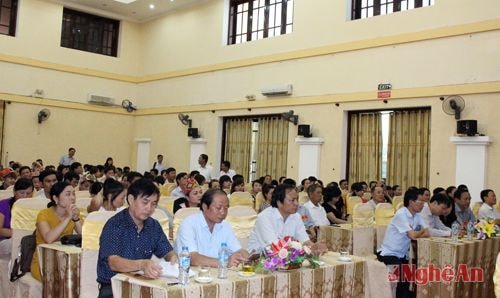 Các đại biểu  tham dự lễ khai mạc Hội thi tuyên truyền viên giỏi tỉnh năm 2015