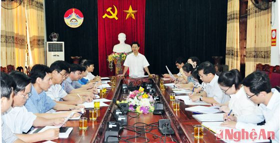 Đồng chí Nguyễn Xuân Sơn - Ủy viên Ban Thường vụ Tỉnh ủy, Phó Chủ tịch HĐND tỉnh chủ trì cuộc làm việc.